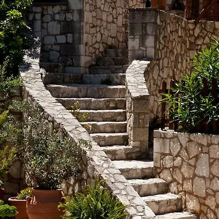 Tsivaras Villas *